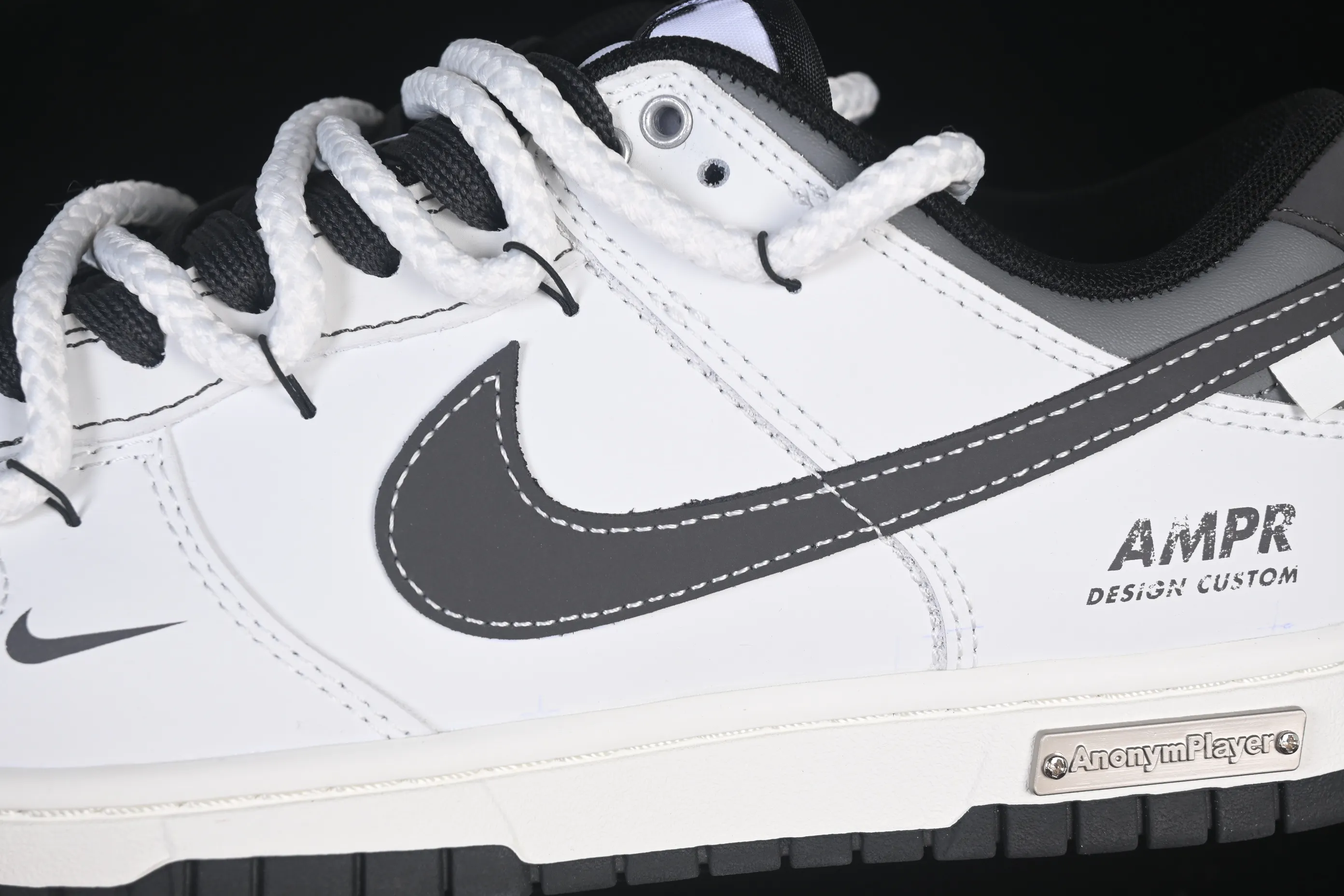 All Categories Nk SB Dunk Series Nk SB Dunk Low High-end Customized Low-top Shoes Nike SB Dunk Low "Just Do It" Straps Anniversary High-end Customized Low-top Casual Shoes WB0510-064